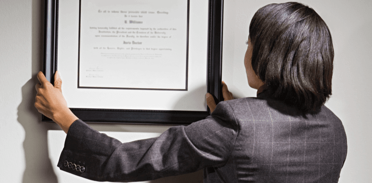 photo_business-consultant-hanging-framed-certificate